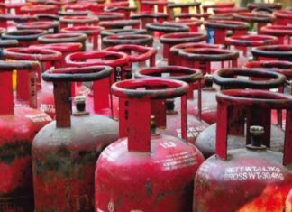 व्यावसायिक वापरासाठीच्या एलपीजी सिलेंडरच्या किमतीत ९१ रुपये ५० पैशांची कपात