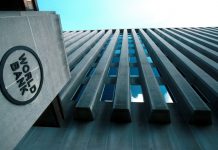 जगातल्या सर्वच अर्थव्यवस्थांनी महागाईला आळा घालण्यासाठी व्याजदर वाढवल्यानं जागतिक मंदीची शक्यता असल्याचा जागतिक बँकेचा इशारा