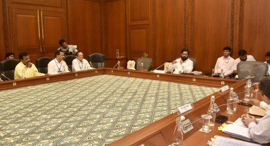 २००५ नंतर राज्यशासनाच्या सेवेत रुजू झालेल्या कर्मचाऱ्यांना जुनी निवृत्तीवेतन योजना लागू करण्याबाबतचा प्रस्ताव तयार करण्याचे मुख्यमंत्र्यांचे निर्देश