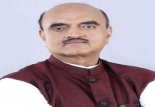 पत्रकार म्हणजे सरकार आणि नागरीक यांच्यातला दुवा आहेत असं डॉ भागवत कराड यांचं प्रतिपादन