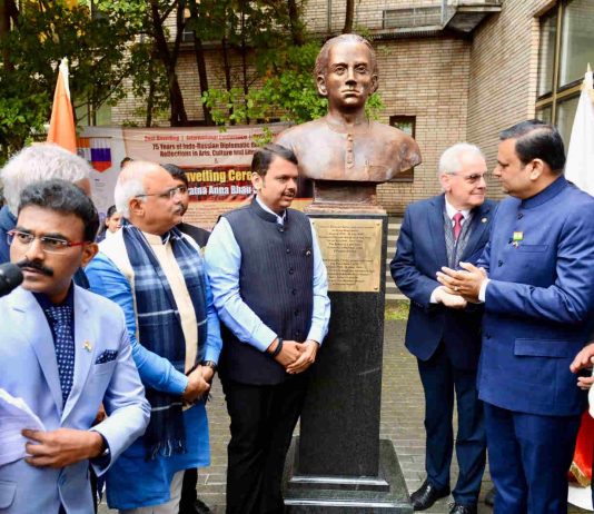 लोकशाहीर अण्णाभाऊ साठे व्यक्ती नव्हे तर विद्यापीठ – उपमुख्यमंत्री देवेंद्र फडणवीस