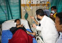 काळजी करू नका, घाबरू नका, सर्व काही ठीक होईल – नाशिकमधील अपघातग्रस्तांना मुख्यमंत्री एकनाथ शिंदे यांनी दिला धीर