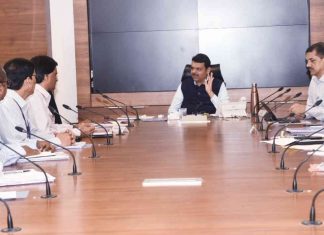 पुणे-नाशिक सेमी हायस्पीड रेल्वेसंदर्भात रेल्वेमंत्र्यांकडे पाठपुरावा करणार – उपमुख्यमंत्री देवेंद्र फडणवीस