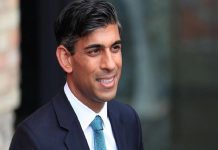 ब्रिटनच्या पंतप्रधान पदाच्या शर्यतीत शंभर खासदारांच्या अनुमोदनामुळे ऋषी सुनक यांची आगेकूच