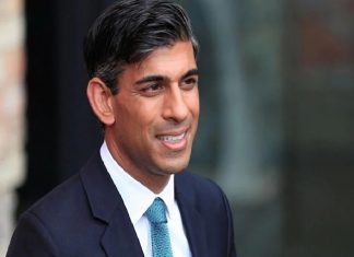 ब्रिटनच्या पंतप्रधान पदाच्या शर्यतीत शंभर खासदारांच्या अनुमोदनामुळे ऋषी सुनक यांची आगेकूच