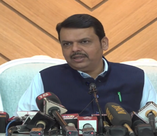 केंद्र सरकार राज्याला दोन प्रकल्प देणार असल्याची देवेंद्र फडणवीस यांची घोषणा