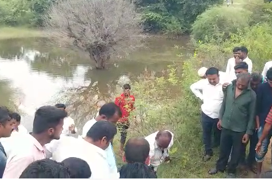 अहमदनगरमध्ये वीजवाहक तारेचा धक्का लागून ४ लहान मुलांचा मृत्यू