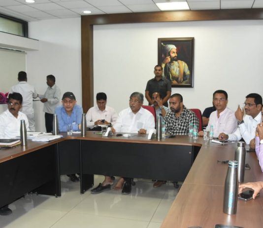 पीएमआरडीएने समाविष्ट गावातील पायाभूत सुविधा विकासावर भर द्यावा : पालकमंत्री चंद्रकांत दादा पाटील