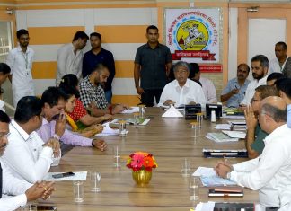 पिंपरी चिंचवड परिसरातील रस्ते दुरुस्तीची कामे तातडीने करा : पालकमंत्री चंद्रकांत दादा पाटील