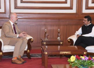 जर्मनीचे महावाणिज्यदूत अचिम फॅबिग यांनी घेतली उपमुख्यमंत्री देवेंद्र फडणवीस यांची सदिच्छा भेट