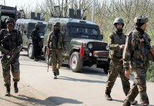 जम्मू-काश्मीरच्या शोपियान जिल्ह्यात सुरक्षा दलांसोबत झालेल्या चकमकीत दहशतवादी ठार