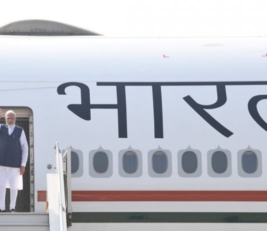 प्रधानमंत्री १७ व्या जी २० देशांच्या शिखर परिषदेला उपस्थित राहाण्यासाठी इंडोनेशिया दौऱ्यावर