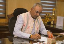 भारतीय प्रशासकीय सेवेतले ज्येष्ठ अधिकारी गौरव द्विवेदी यांनी प्रसारभारतीचे मुख्य कार्यकारी अधिकारी म्हणून पदभार स्वीकारला