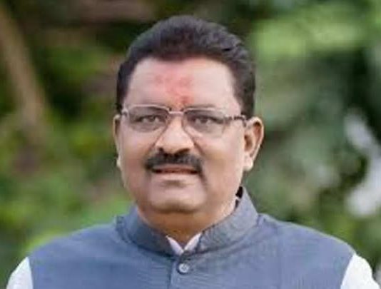 मंदिरांच्या जमिनीवर कब्जा केल्याप्रकरणी भाजपा आमदार सुरेश धस यांच्याविरोधात गुन्हा दाखल