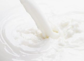 खाजगी दूध उद्योग संघांच्या दुध खरेदी दरात प्रतिलिटर एक रुपयाची घट