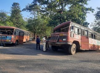 जव्हार-सिलवासा मार्गावर एसटीच्या दोन बसगाड्यांचा अपघात