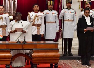 देशाचे पन्नासावे सरन्यायाधीश म्हणून न्यायमूर्ती धनंजय चंद्रचूड यांचा शपथविधी संपन्न