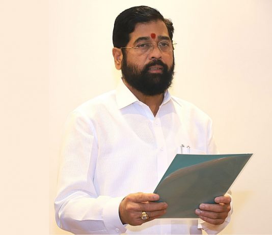 मुख्यमंत्री एकनाथ शिंदे यांच्या उपस्थितीत संविधान प्रास्ताविकेचे वाचन