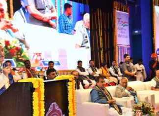 युवकांनी देशाला आत्मनिर्भर बनविण्यासाठी योगदान द्यावे – राज्यपाल भगत सिंह कोश्यारी