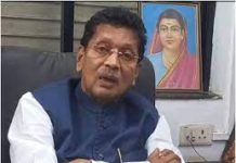 शिक्षकांच्या वाढीव अनुदानाचा प्रश्न सोडवण्याचं शालेय शिक्षण मंत्री दीपक केसरकर यांचं आश्वासन