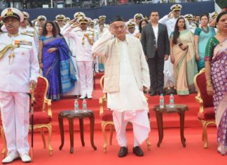 नौसेना दिनानिमित्त राज्यपालांच्या उपस्थितीत बिटिंग द रिट्रीट समारोह संपन्न