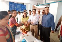 जिल्हा परिषदेमार्फत आयोजित तांदूळ महोत्सवाला उत्सर्फूत प्रतिसाद ; दिवसात अडीच लाख रुपयांची तांदूळ विक्री