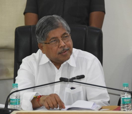 पुणे महानगरपालिकेच्या पालकमंत्री चंद्रकांतदादा पाटील यांनी घेतला प्रकल्पांचा आढावा