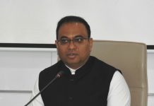 आदर्श आचारसंहितेच्या काटेकोर अंमलबजावणीकडे लक्ष द्यावे – जिल्हाधिकारी डॉ. राजेश देशमुख