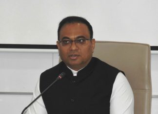 आदर्श आचारसंहितेच्या काटेकोर अंमलबजावणीकडे लक्ष द्यावे – जिल्हाधिकारी डॉ. राजेश देशमुख