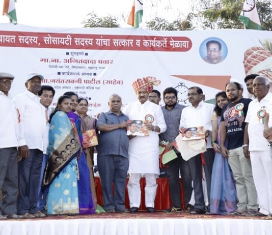 प्रधानमंत्र्यांच्या उपस्थितीत मुंबईत झालेला कार्यक्रम उद्धव ठाकरेंना लक्ष्य करण्यासाठी होता – अजित पवार