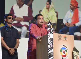 जगभरातील मराठी माणसाने महाराष्ट्राला आर्थिकदृष्ट्या समृद्ध करावे – केंद्रीय मंत्री नितीन गडकरी