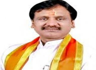 केंद्र सरकारनं कापूस आयात केल्यानंच कापसाचे दर कोसळले, असा अंबादास दानवे यांचा आरोप