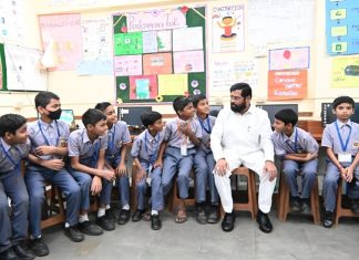 लहानपणी शिक्षण घेतलेल्या शाळेतून मुख्यमंत्र्यांनी घेतला प्रधानमंत्र्यांच्या ‘परिक्षा पे चर्चा’ कार्यक्रमात सहभाग