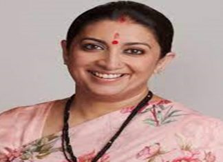 लघु उद्योगाच रूपांतर मध्यम आकाराच्या कंपन्यांमध्ये करण्याचा स्मृती इराणी यांचा महिलांना सल्ला