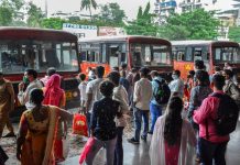 राज्यातल्या महिला प्रवाशांना आजपासून एसटीच्या सर्व गाड्यांमध्ये लागणार निम्मे भाडे