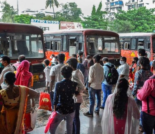 राज्यातल्या महिला प्रवाशांना आजपासून एसटीच्या सर्व गाड्यांमध्ये लागणार निम्मे भाडे