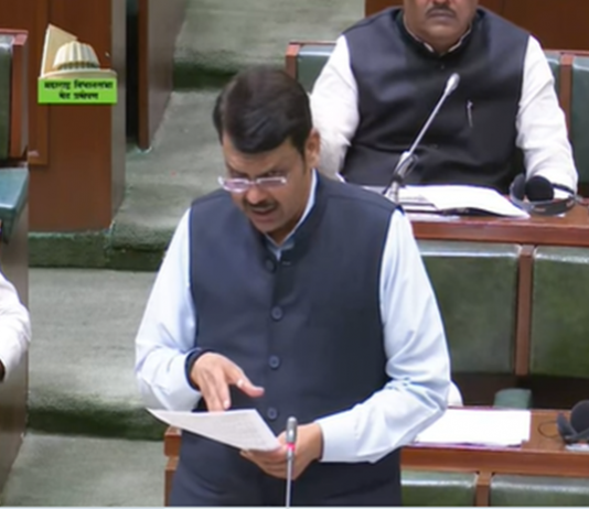 उर्ध्व पैनगंगा प्रकल्पातली पाण्याची तूट भरून काढण्यासाठी पाणलोट क्षेत्रातून पाणी उचलण्याचे परवाने दिले जाणार नाहीत- उपमुख्यमंत्री