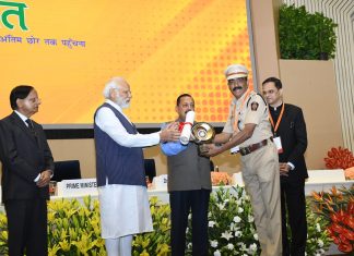 लातूर आणि सोलापूर जिल्ह्यांच्या उत्कृष्ट कामांचा ‘प्रधानमंत्री राष्ट्रीय पुरस्कार’ ने सन्मान