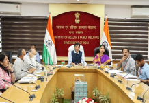 कोविडचे रुग्ण वाढत असल्याच्या पार्श्वभूमीवर केंद्र आणि राज्य सरकारांनी परस्पर सहकार्यानं काम करण्याचं केंद्रीय आरोग्य मंत्र्यांचं आवाहन