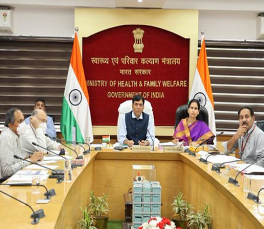 कोविडचे रुग्ण वाढत असल्याच्या पार्श्वभूमीवर केंद्र आणि राज्य सरकारांनी परस्पर सहकार्यानं काम करण्याचं केंद्रीय आरोग्य मंत्र्यांचं आवाहन