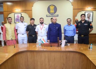 पहिल्या ‘हिंदयान’ सायकल स्पर्धकांचा राज्यपालांच्या हस्ते सत्कार