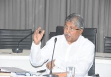 प्रधानमंत्री आवास योजनेंतर्गत घरकुलाचे कार्यादेश तातडीने द्या ; पालकमंत्री चंद्रकांतदादा पाटील