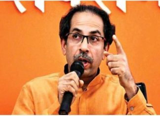 गृहमंत्र्यांना पदावर राहण्याचा अधिकार नसल्याची माजी मुख्यमंत्री उद्धव ठाकरे यांची टीका