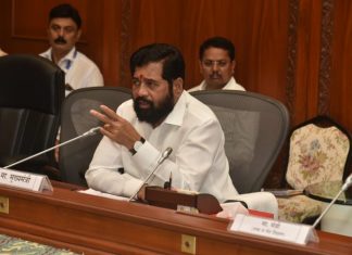 कोल्हापूर आणि हातकणंगले लोकसभा मतदार संघातील विकास कामांचा मुख्यमंत्र्यांनी घेतला आढावा