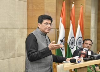 लहान दुकानदार किंवा व्यावसायिकांचं नुकसान न करता ई कॉमर्स व्यवहार रुजवण्याची आवश्यकता