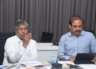 पालकमंत्री चंद्रकातदादा पाटील यांनी घेतला नागझरी नाल्यातील पूरपरिस्थितीबाबत आढावा