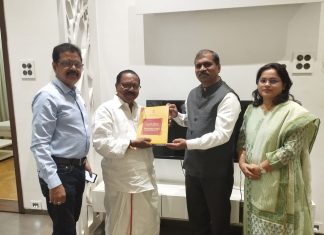 केंद्रीय सफाई कर्मचारी आयोगाच्या सदस्यांची सफाई कामगारांच्या मुलांच्या शाळेला भेट