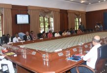 पंढरपूर आषाढी यात्रेसाठी जादा बस वाहतुकीचा मुख्यमंत्र्यांनी घेतला आढावा