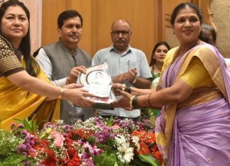 पुण्यश्लोक अहिल्यादेवी होळकर पुरस्काराने ठाणे व पालघर जिल्ह्यातील ६० महिलांचा सन्मान