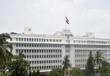 विरोधी पक्षांकडून राज्य सरकारच्या राजीनाम्याची मागणी, मुख्यमंत्री आणि उपमुख्यमंत्र्यांकडून मात्र राजीनामा द्यायला नकार